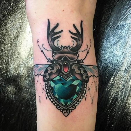 Жук скарабей тату