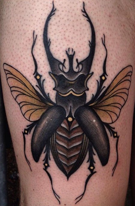 Тату жук скарабей