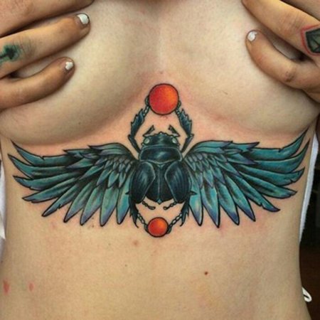 Тату жук скарабей