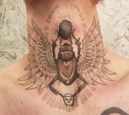 Жук скарабей тату