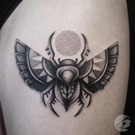 Жук скарабей тату