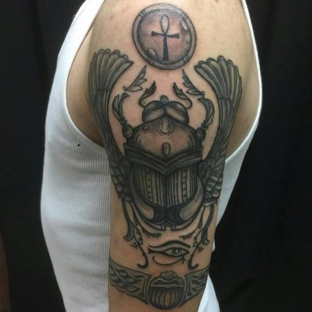 Египетский жук скарабей тату