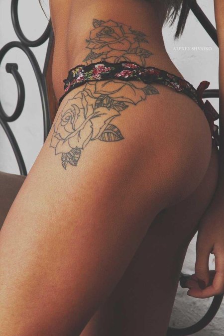 Тату на бедрах для девушек
