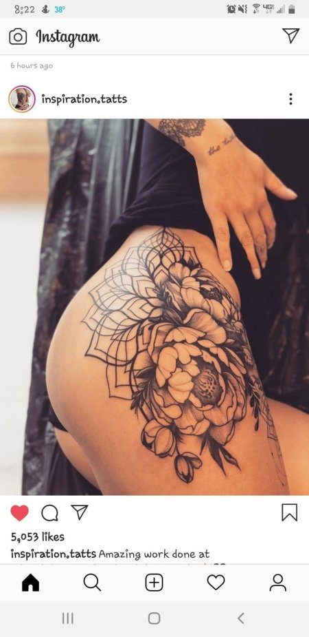 Тату для девушек на бедре