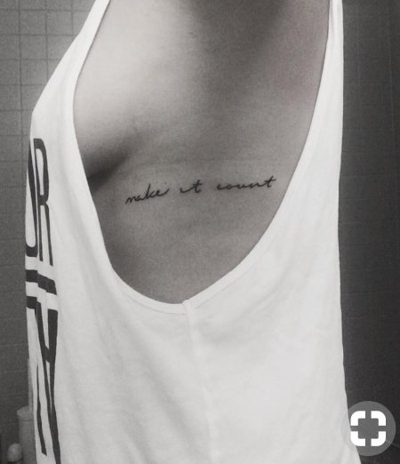 Тату под грудью надпись