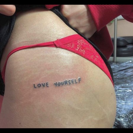 Тату на попе у девушек