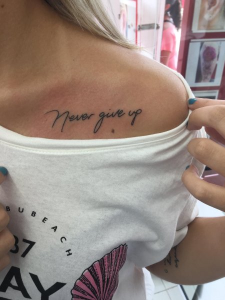 Тату женские надписи