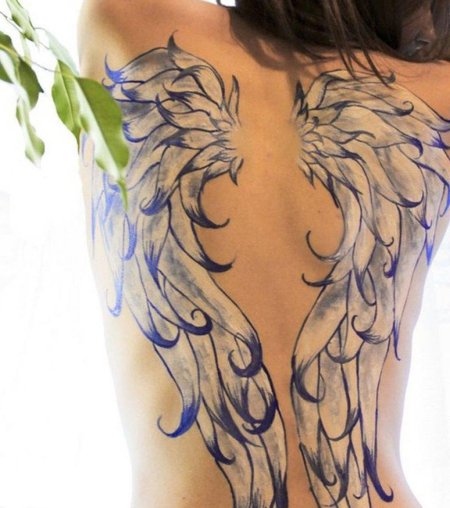 Крылья на спине тату для девушек