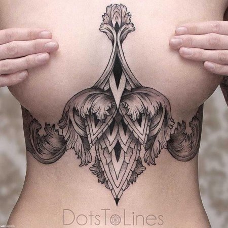 Тату под грудь