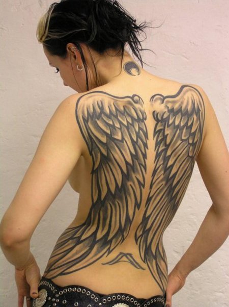 Тату крылья на спине у девушек красивые
