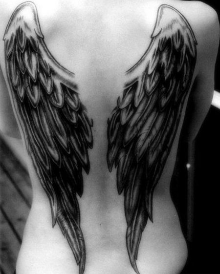 Татуировка крыльев на спине