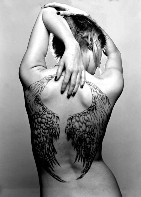 Крылья на спине тату