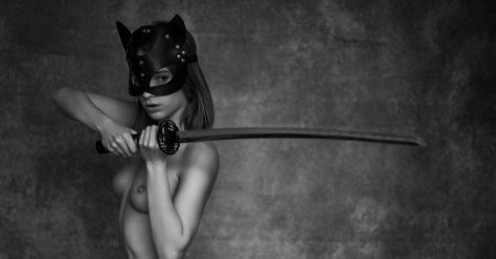 Девушка с катаной арт ню