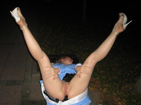 Женские ножки в сабо