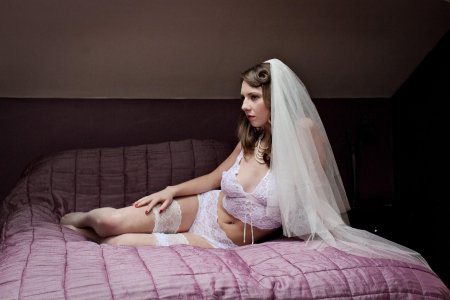 Невеста в нижнем белье