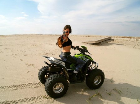 Квадроцикл в пустыне