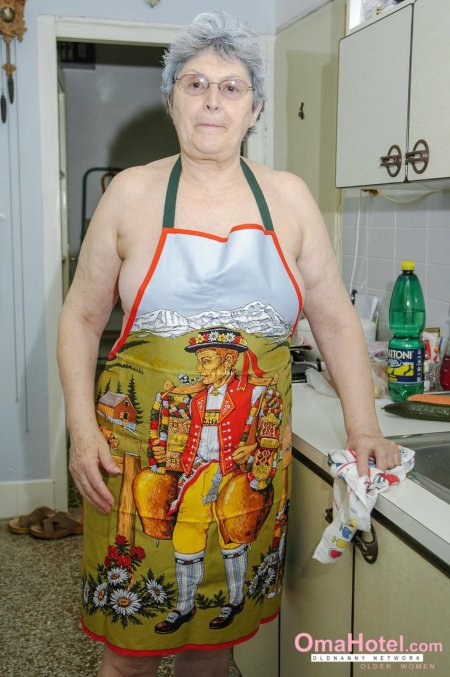 Гирдле годдесс бабушка голая