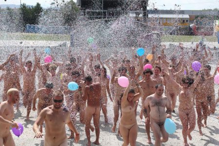 Праздники нудистов