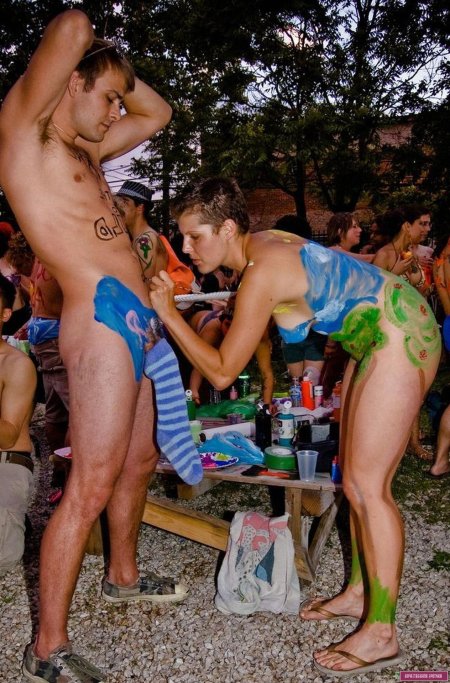 Семейный нудизм праздник