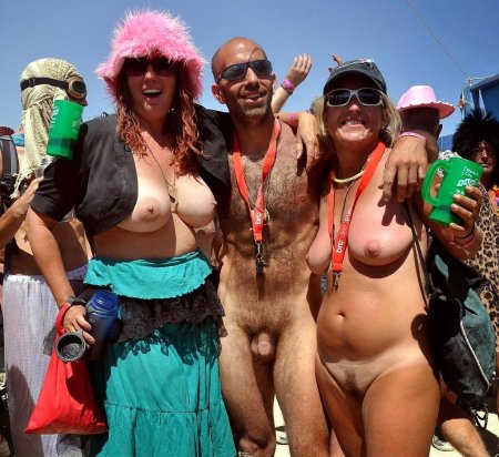 Фестиваль голых