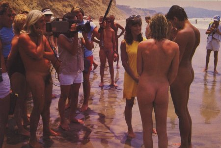 Нудиский пляж в художественном фильме