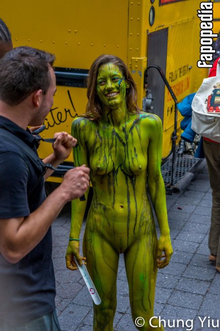 Боди арт фестиваль голые