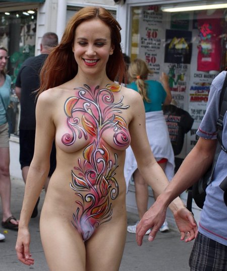 Бодиарт на голое тело