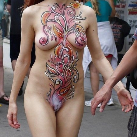 Бодиарт на голое тело