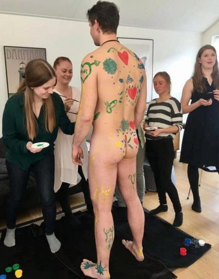 Боди-арт фестиваль голые cfnm