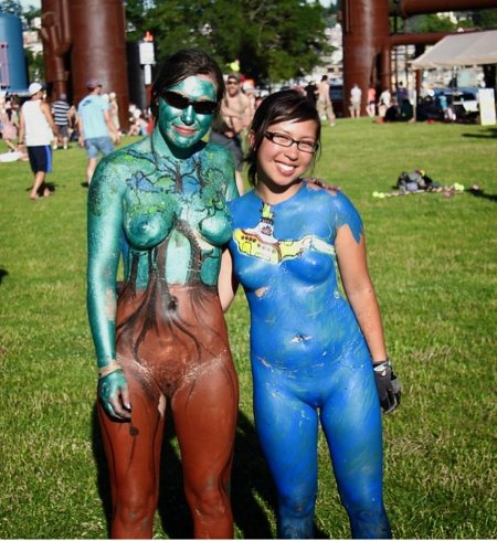 Бодипейнтинг публично