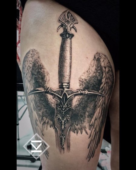 Тату меч