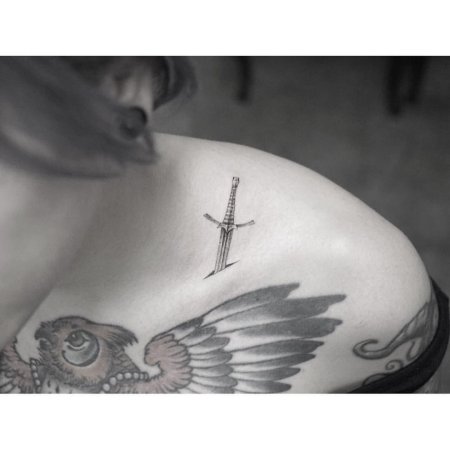 Тату с мечом