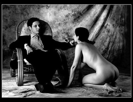 Мужчина доминирует