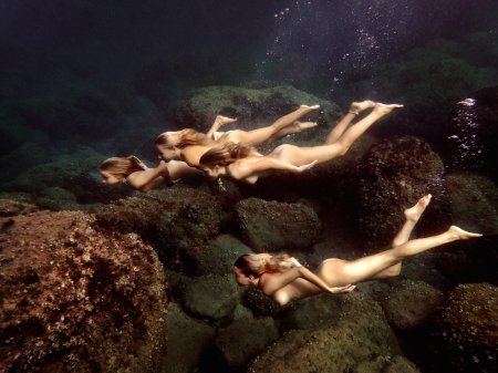 Подводные съемки голых женщин