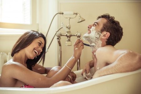 Мужчина в ванной