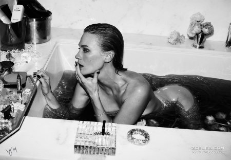 Эротическая фотосессия в ванной