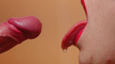 Губы крупно