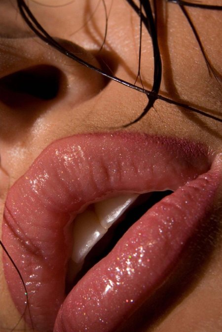 Чувственные губы