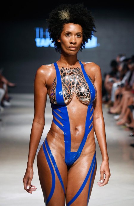 Купальник из изоленты