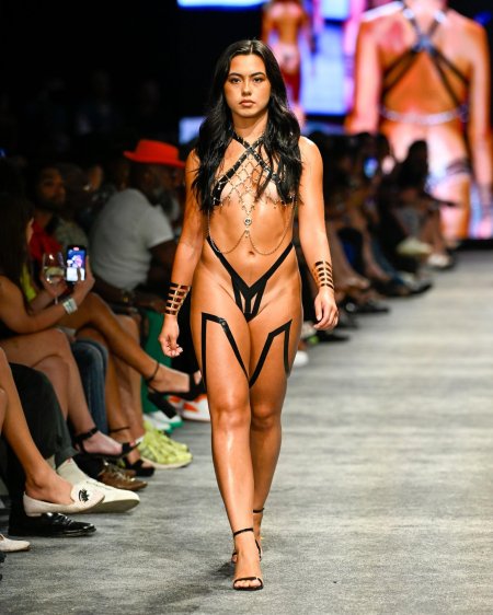 Купальник black tape project