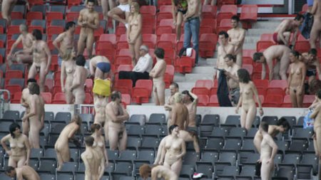 Секс на стадионе