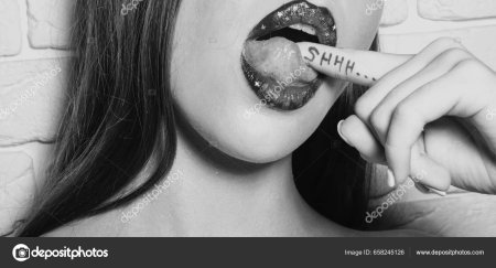 Губы сексуальные