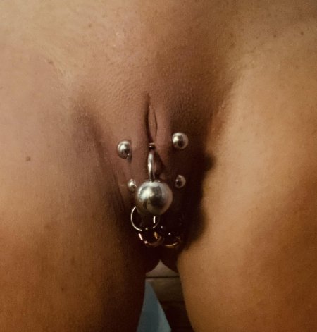 Пирсинг бдсм под юбкой