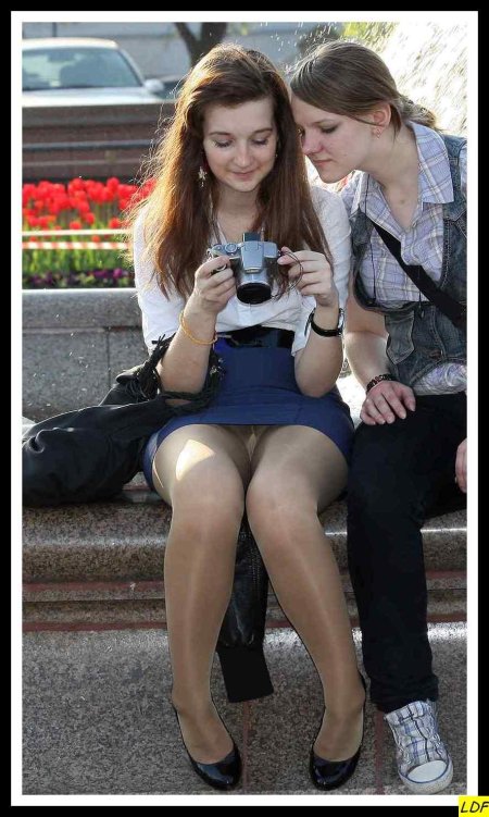 Школьница засветила трусики