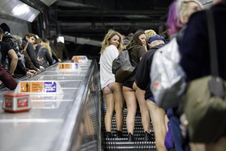 No pants subway ride
