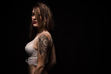 Девушка тату