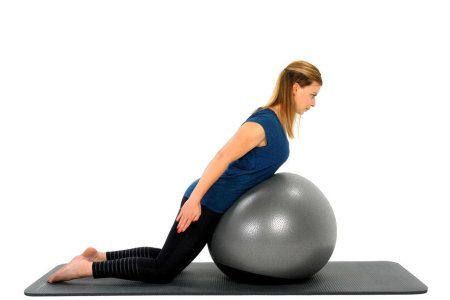 Упражнение с мячом