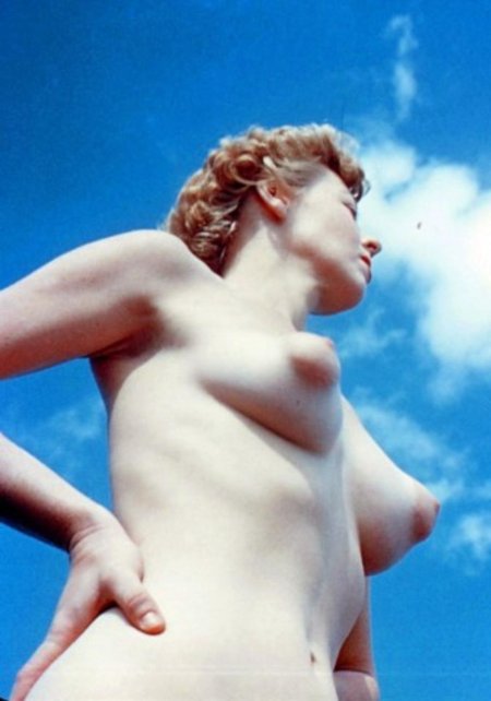 Маленькие острые груди