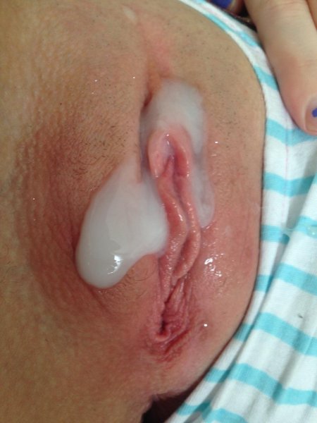 Сперма вытекает порно