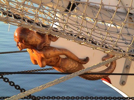 Гальюнная фигура корабля